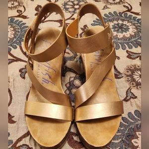 Beautiful gold strappy wedges